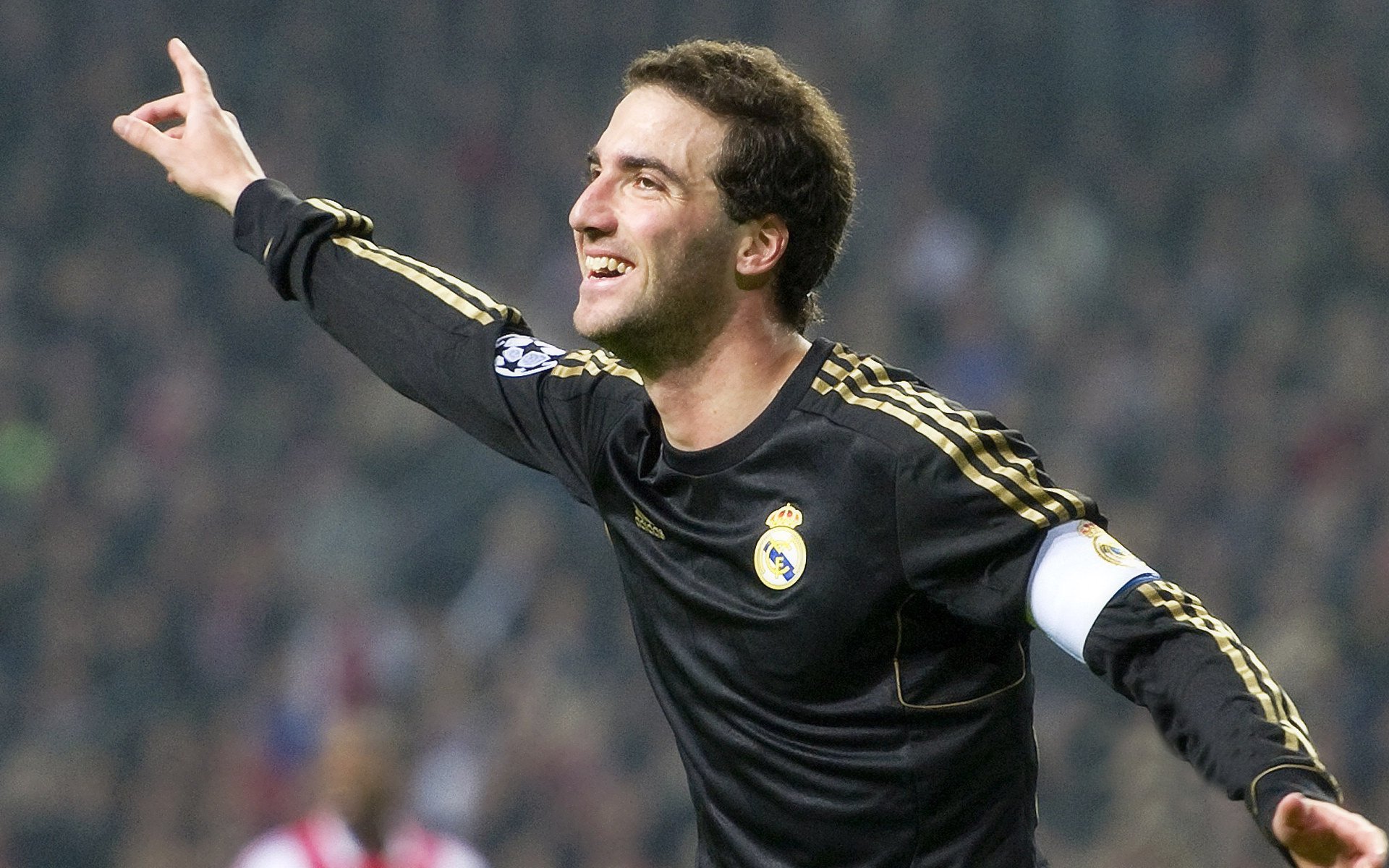 德约科维奇回归赛场，连败首场状态亮眼，西班牙队观众沸腾！