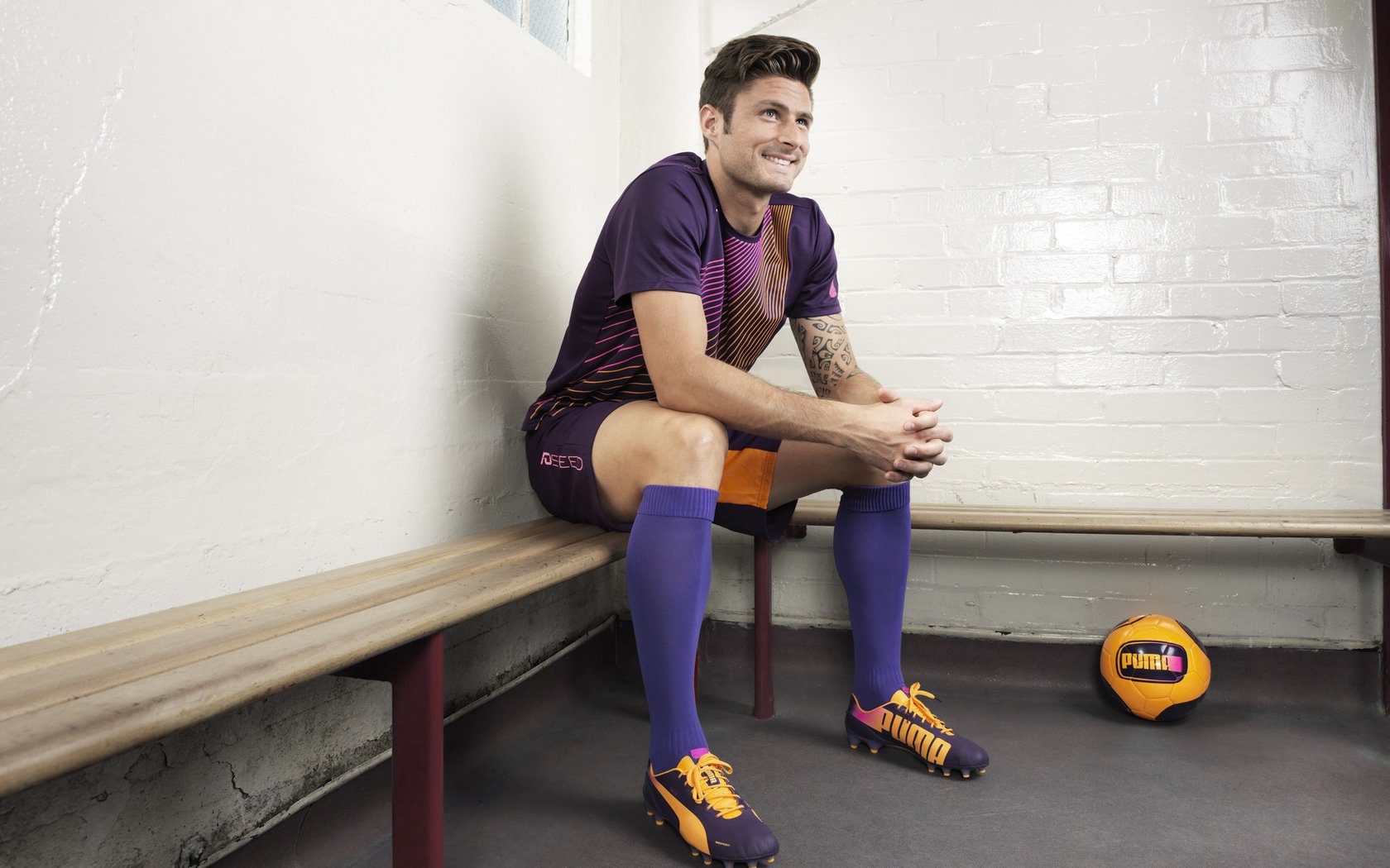 Uzi迎来七赛季高光表现，巴塞罗那球迷沸腾！